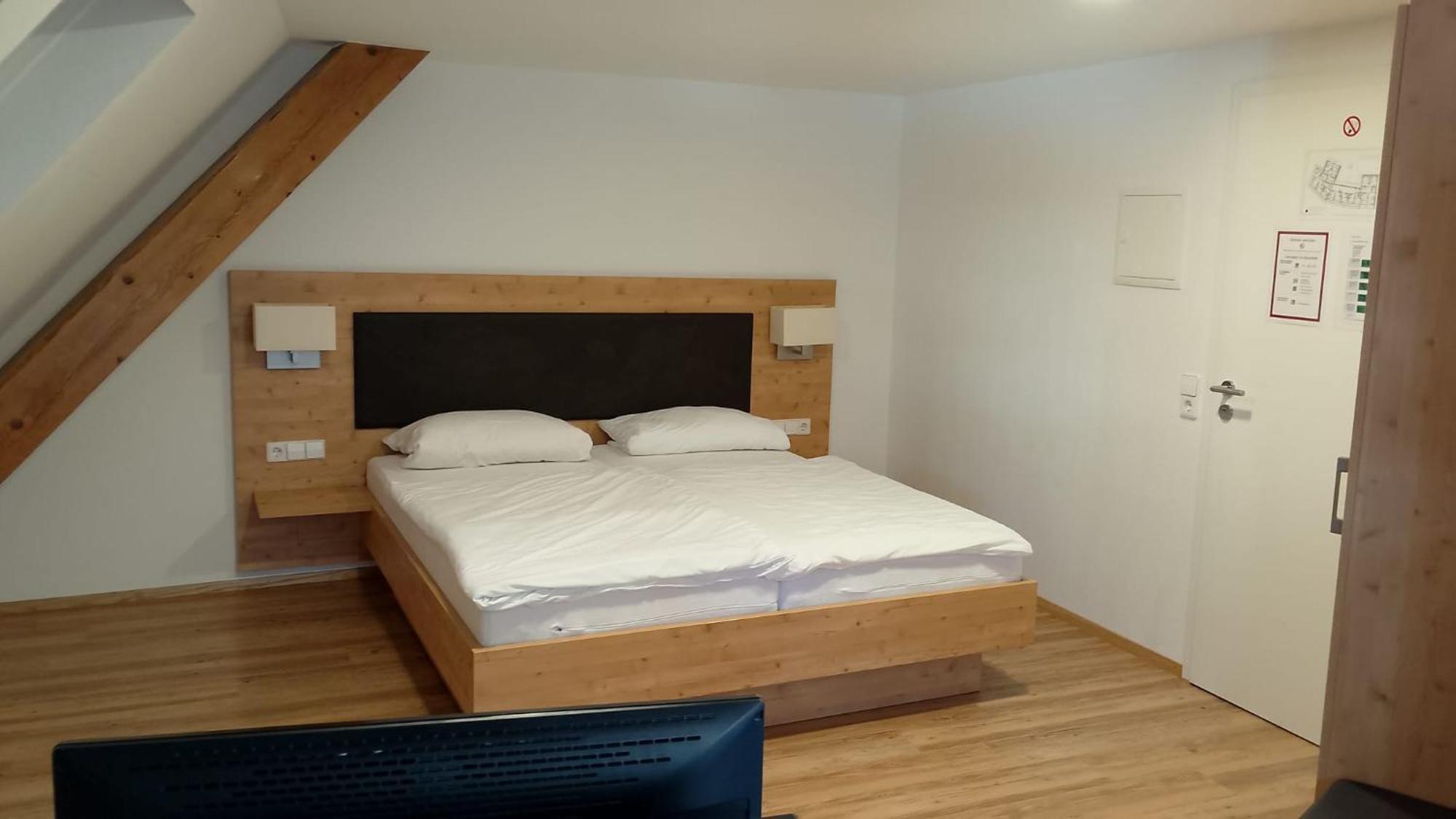 Zum Rebstock Hotel 3*